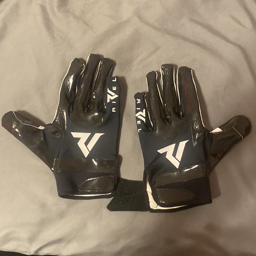3XL Rivel Football Gloves(Black) - Picture 3 of 3